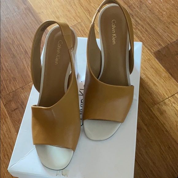 Heels - Picture 2 of 3